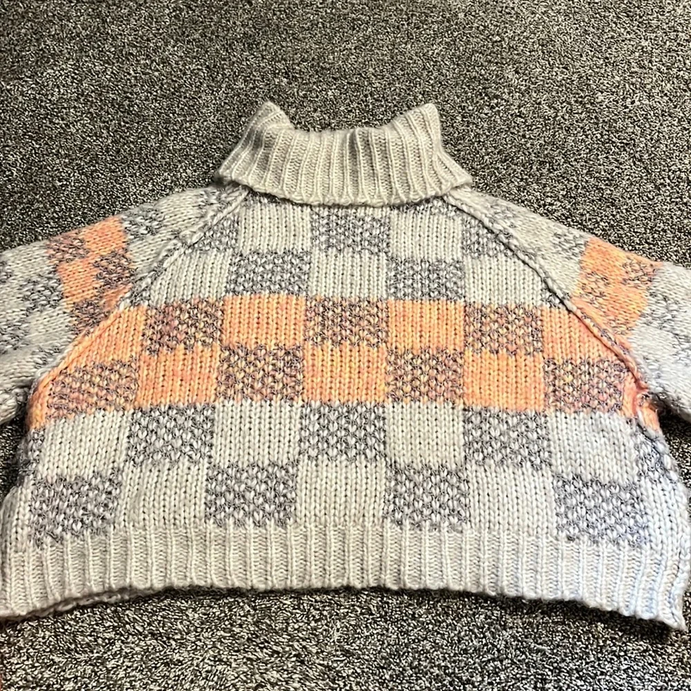 Knit Bubble Sleeve Turtleneck Sweater - Picture 1 of 3